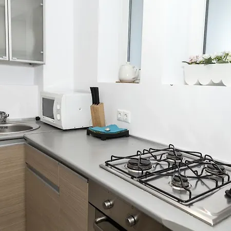 Charming Spacious Central *
