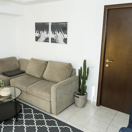 Charming Spacious Central Apartamento Bucarest