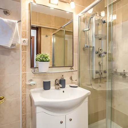 Charming Spacious Central