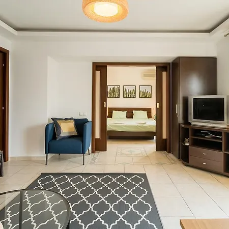 Charming Spacious Central Apartamento